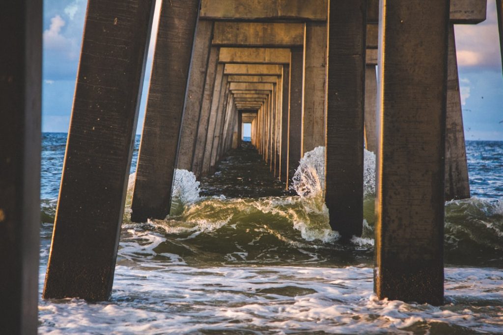 Photo Beachfront boardwalk